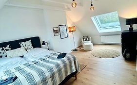 FeelsLikeHome - Reihenhaus zwischen Hamburg und Heide mit Garten&Garage